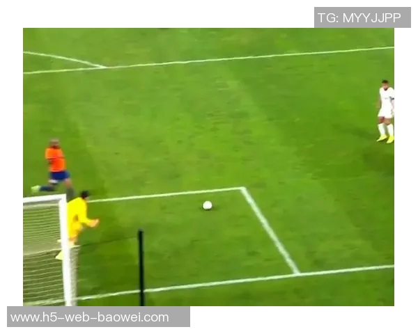 前裁判解析廷伯点球争议：身体接触延续至禁区上半身犯规更易被识别